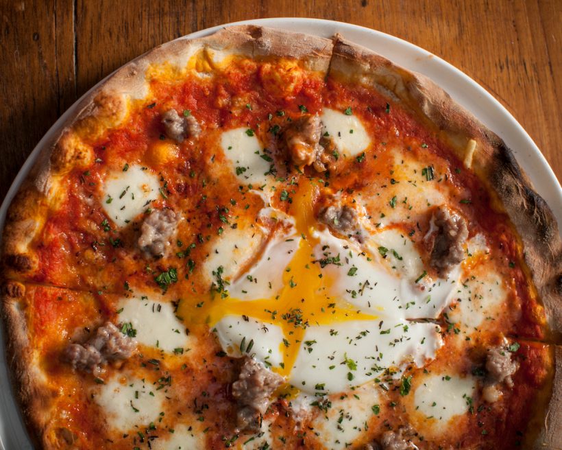 Mangiamo! 10 Tips for How to Pizza Like a Pro