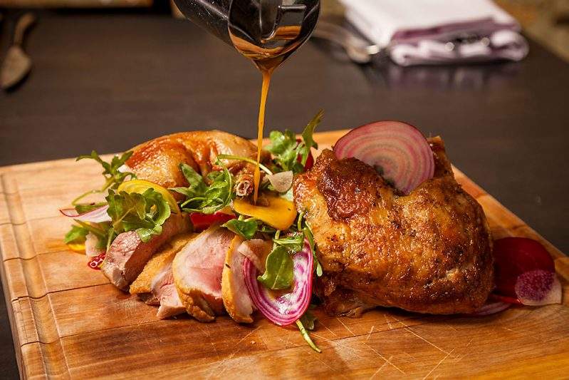 12 neighborhood restaurants that Chicagoans love