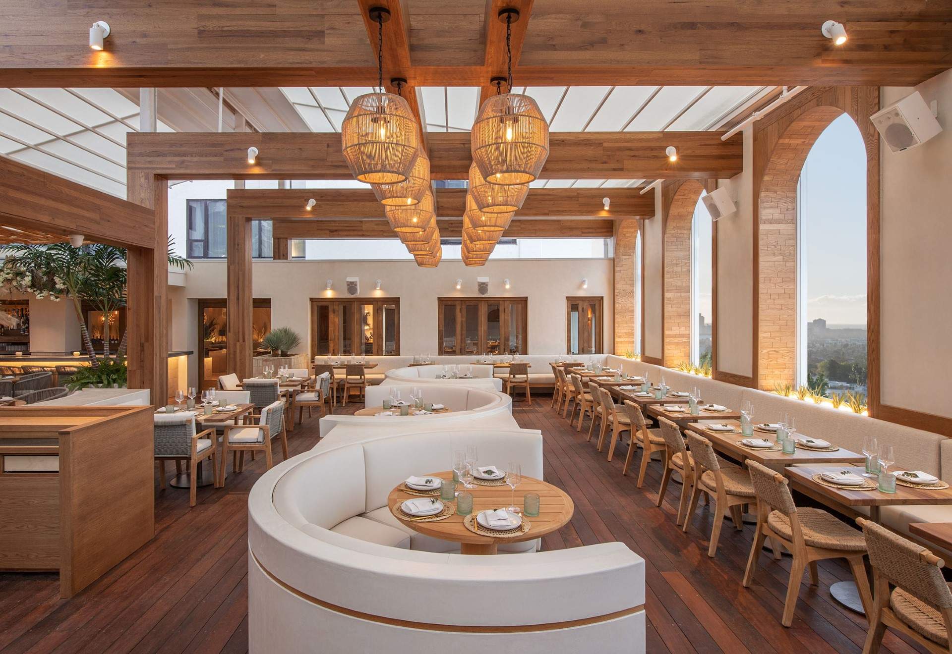 6 mustbook Los Angeles restaurants right now