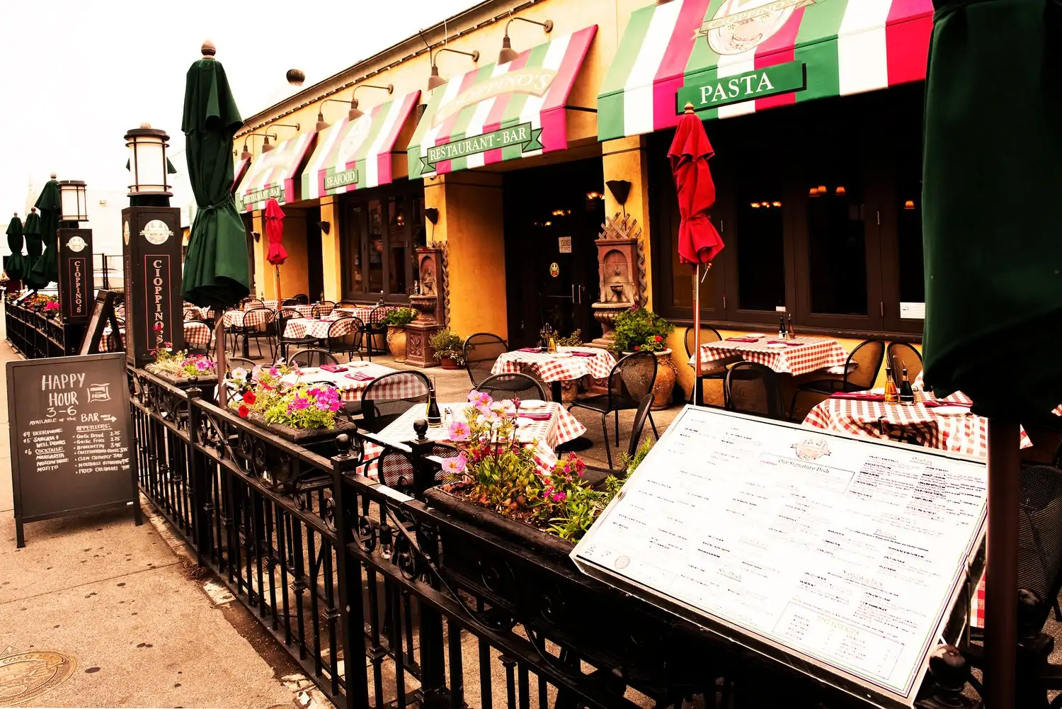 The expansive patio at Cioppino’s, a classic San Francisco restaurant on OpenTable.