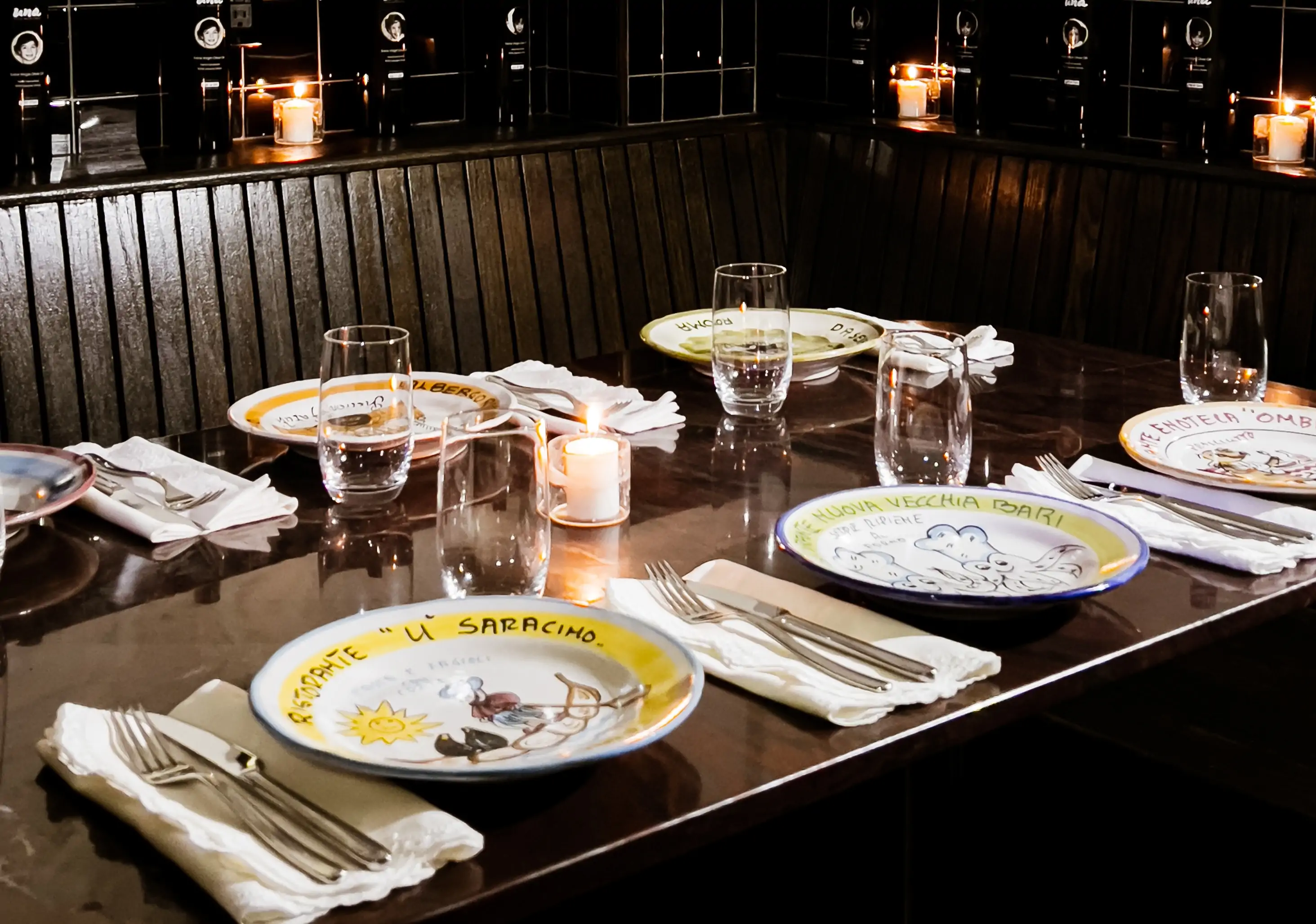 Booth-style seating at NYC restaurant Una Pizza Napoletana